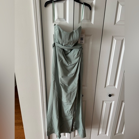 Revelry - Amara Crepe Dress - Picture 5 of 6